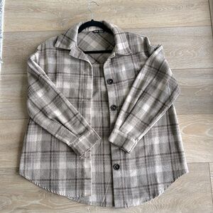 Light brown/beige shacket